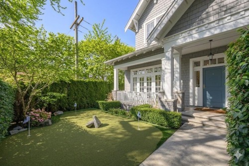 4297 11Th Avenue W, Vancouver, BC 