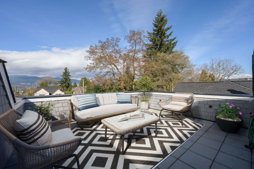 4297 11Th Avenue W, Vancouver, BC 