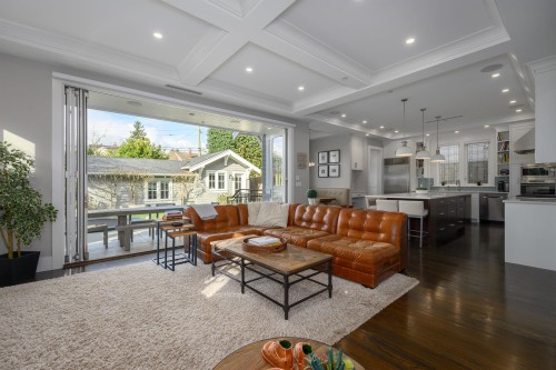 4297 11Th Avenue W, Vancouver, BC 