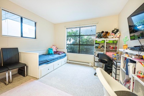 206-3151 Woodbine Drive, North Vancouver, BC 