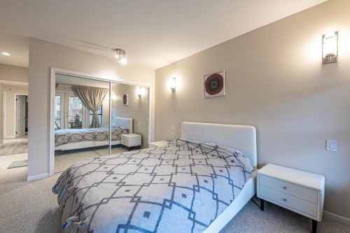 206-3151 Woodbine Drive, North Vancouver, BC 