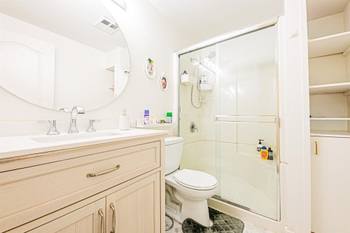 206-3151 Woodbine Drive, North Vancouver, BC 