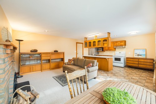 4548 7Th Avenue W, Vancouver, BC 