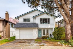 3219 Harwood Avenue  Coquitlam, BC V3E 1T7