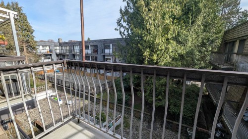 308-7428 19Th Avenue, Burnaby, BC 