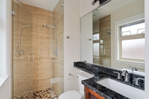1909 64Th Avenue E, Vancouver, BC 