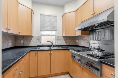 8038 Selkirk Street, Vancouver, BC 