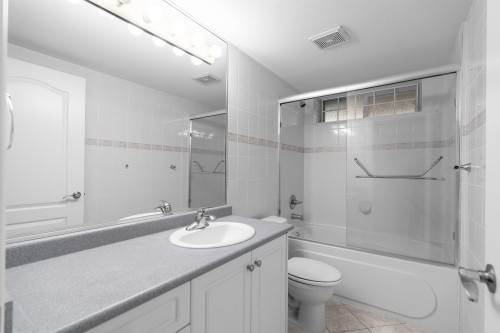 8038 Selkirk Street, Vancouver, BC 