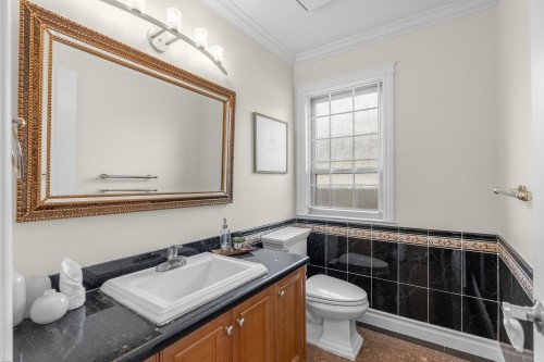 8038 Selkirk Street, Vancouver, BC 