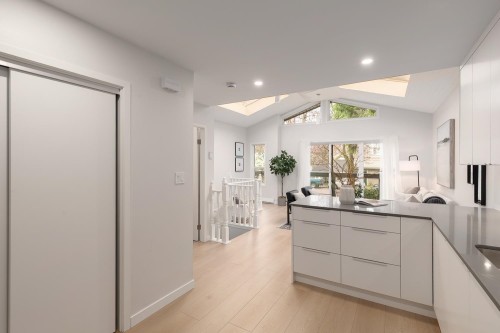 721 Pender Street E, Vancouver, BC 