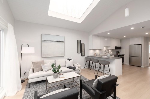 721 Pender Street E, Vancouver, BC 