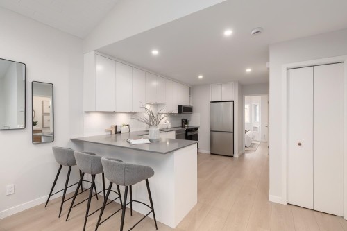 721 Pender Street E, Vancouver, BC 