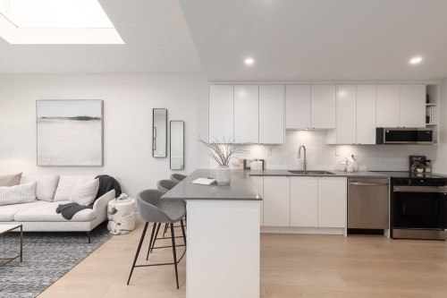 721 Pender Street E, Vancouver, BC 