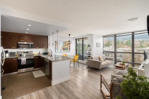 702-2959 Glen Drive  Coquitlam, BC V3B 0B8