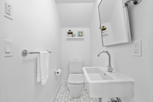 322 62Nd Avenue W, Vancouver, BC 