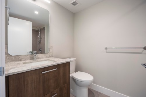 102-2322 Emery Court, North Vancouver, BC 