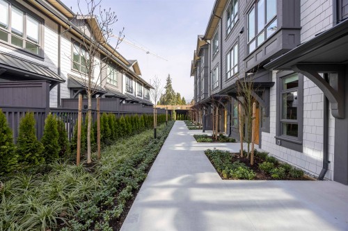 102-2322 Emery Court, North Vancouver, BC 