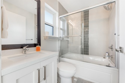 7380 Ontario Street, Vancouver, BC 