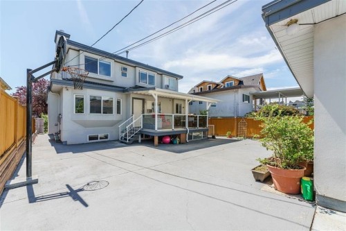 1033 39Th Avenue E, Vancouver, BC 
