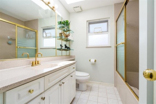 1033 39Th Avenue E, Vancouver, BC 