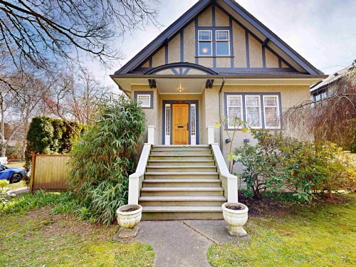 4402 12Th Avenue W, Vancouver, BC 