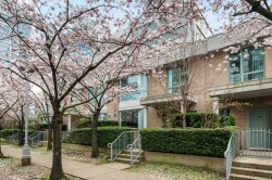 TH4-1889 Rosser Avenue Burnaby, BC V5C 6R4