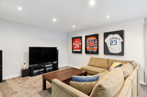 3714 Southridge Place, West Vancouver, BC 