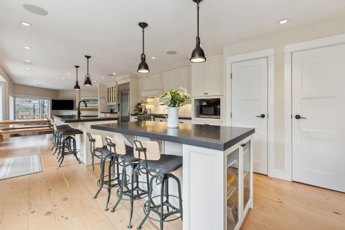 3714 Southridge Place, West Vancouver, BC 