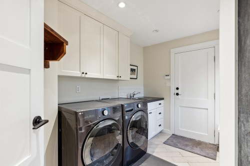 3714 Southridge Place, West Vancouver, BC 