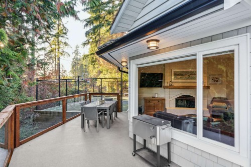 3714 Southridge Place, West Vancouver, BC 