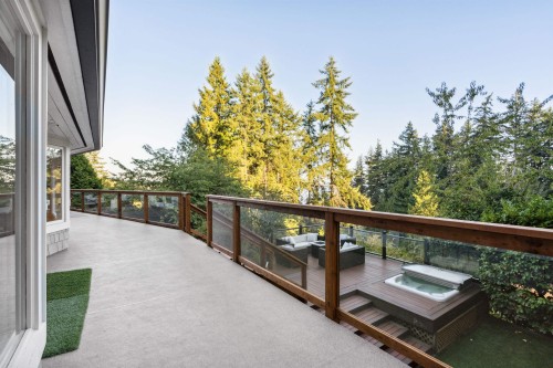 3714 Southridge Place, West Vancouver, BC 