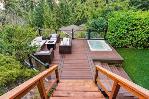 3714 Southridge Place, West Vancouver, BC 