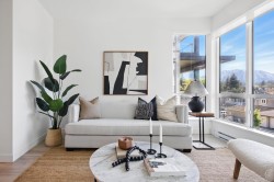 321-7599 15th Street  Burnaby, BC V3N 0H9