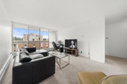 2016 Fullerton Avenue  North Vancouver, BC V7P 3E6