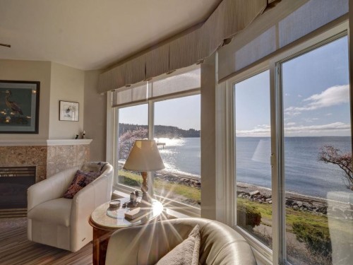 205-5470 Inlet Avenue  Sechelt, BC V7Z 0H4