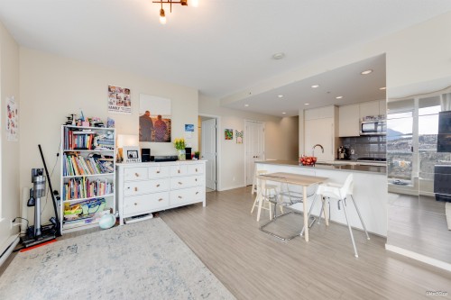 2806-3102 Windsor Gate, Coquitlam, BC 