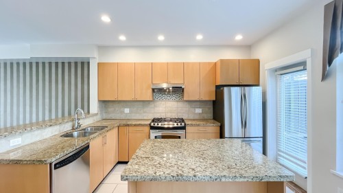 7425 Columbia Street, Vancouver, BC 