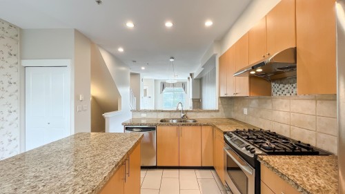 7425 Columbia Street, Vancouver, BC 