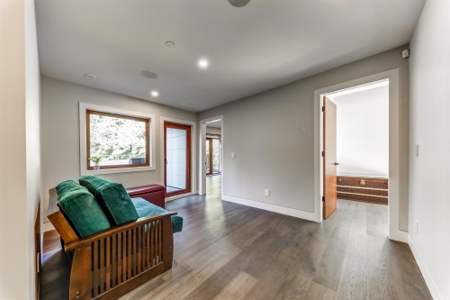 1497 Queens Avenue, West Vancouver, BC 