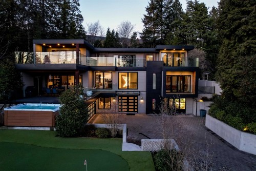 1497 Queens Avenue, West Vancouver, BC 