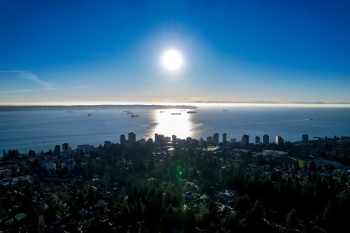 1497 Queens Avenue, West Vancouver, BC 