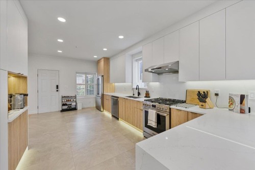 817 60Th Avenue W, Vancouver, BC 