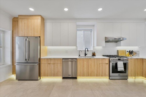 817 60Th Avenue W, Vancouver, BC 