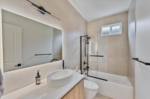 817 60Th Avenue W, Vancouver, BC 