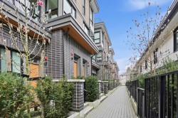 3960 Dumfries Street  Vancouver, BC V5N 0J1