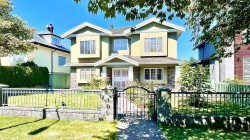 80xx 17th Avenue Burnaby, BC V3N 1M5
