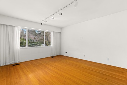 6297 Mackenzie Street, Vancouver, BC 