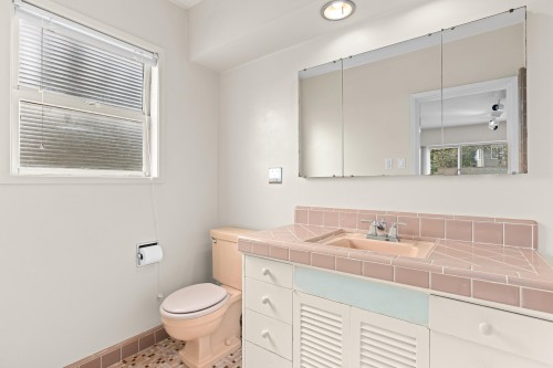 6297 Mackenzie Street, Vancouver, BC 