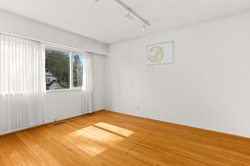 6297 Mackenzie Street, Vancouver, BC 