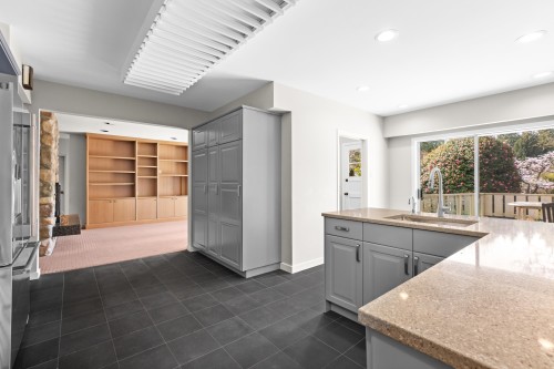 6297 Mackenzie Street, Vancouver, BC 